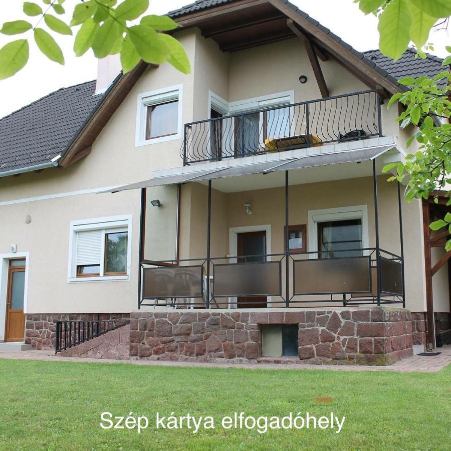 Marta Apartman บาลาโตนัลมาดี ภายนอก รูปภาพ